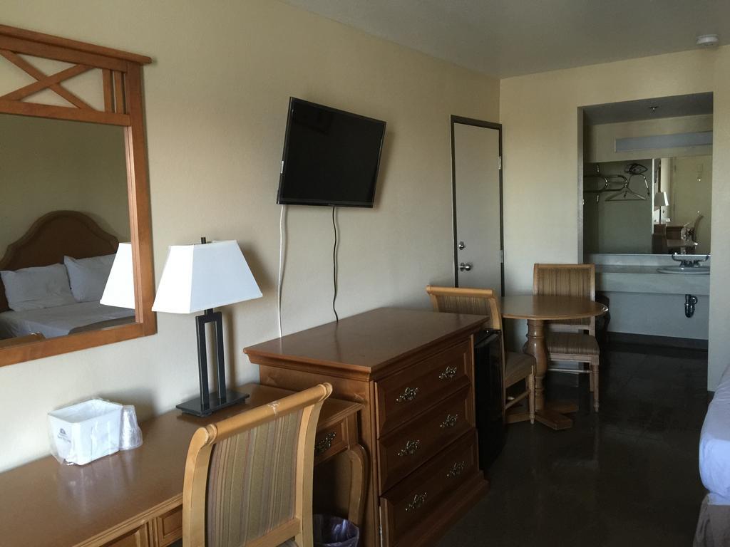 Motel 6 Henderson Nv Room photo